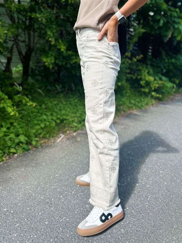 Embroidery Jeans