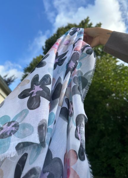 Hovedbilde Mary Flower Scarf