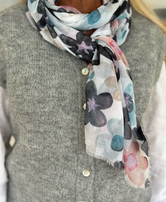 Mary Flower Scarf Reunion