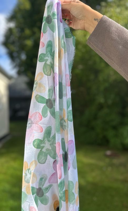 Mary Flower Scarf Reunion