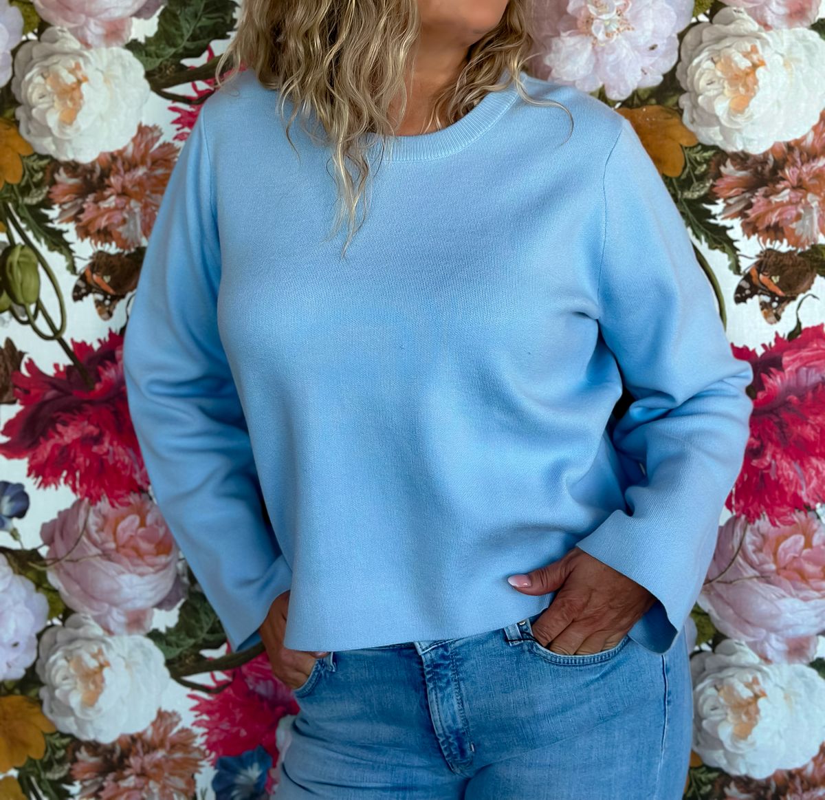 Lupi Round Neck Knit Pullover Minus